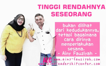 TINGGI RENDAHNYA SESEORANG bukan dilihat dari kedudukannya,tetapi bagaimana cara dirinya memperlakukan sesama.